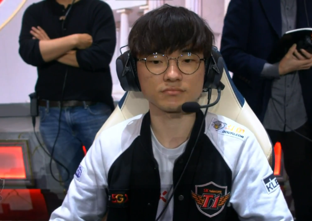 FNC险胜V5，Faker团战一打五八强赛3:2（釜山）