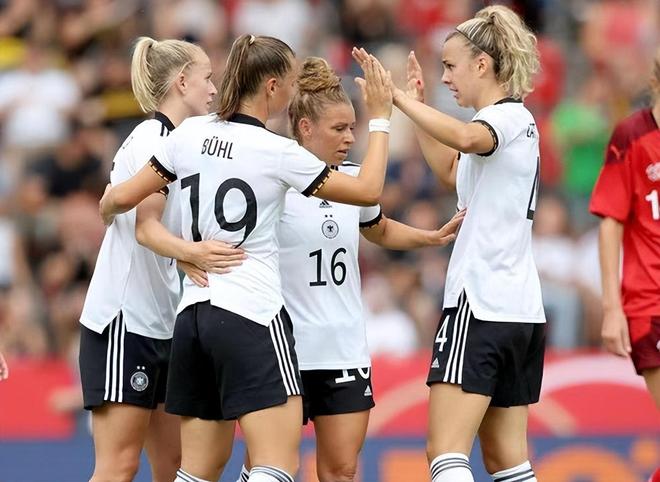 开云体育官网-丹麦队横扫德国队，马琳扛起全队